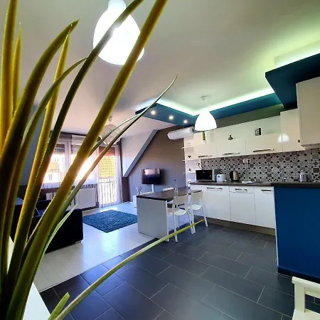 Intro Apartment Sarvar