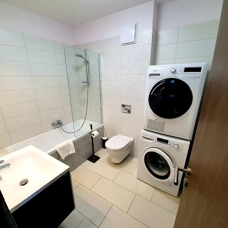 Intro Apartment *